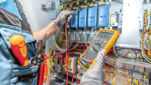 Best Local Electrician Companies  in Strathmore, CA